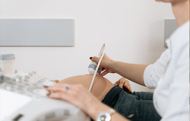 people-woman-technology-health-How-Does-Ovarian-Aging-Affect-Female-Fertility-px-body